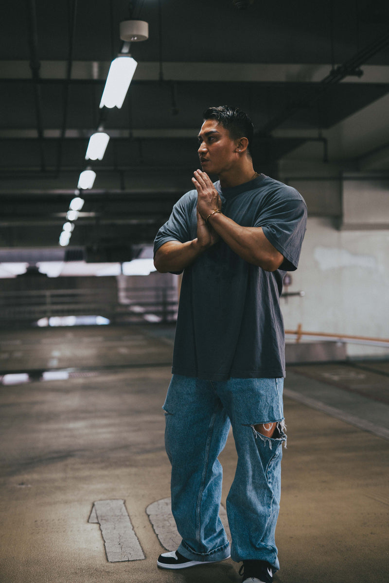 XENO “PRAYING HANDS” OVERSIZED TEE BLEACH BLUE GRAY