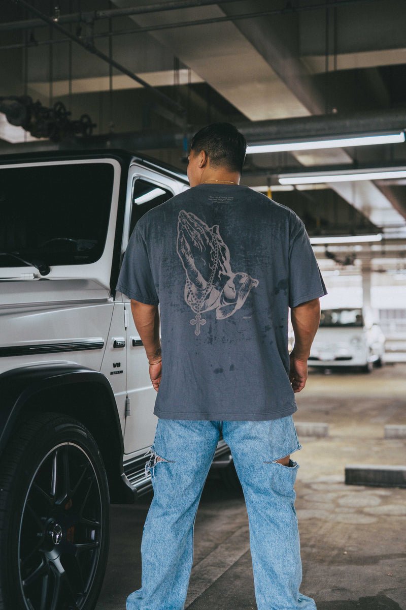 XENO “PRAYING HANDS” OVERSIZED TEE BLEACH BLUE GRAY