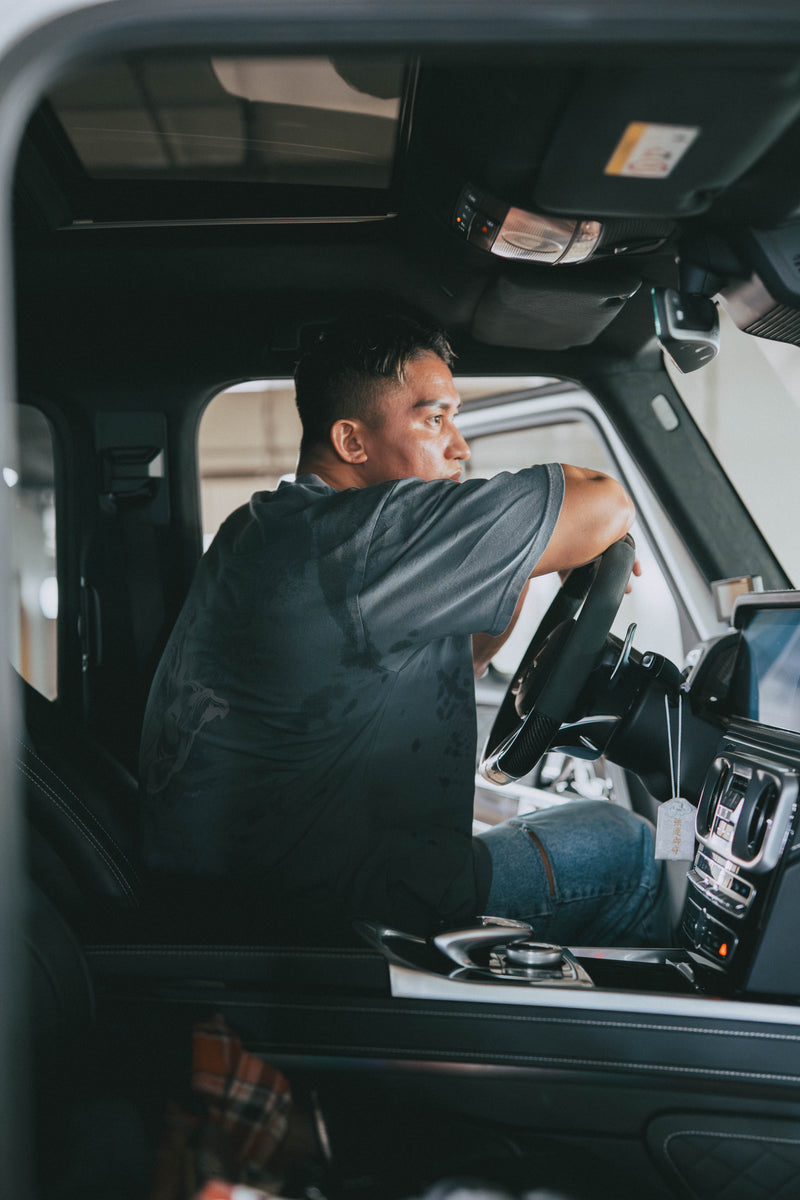 XENO “PRAYING HANDS” OVERSIZED TEE BLEACH BLUE GRAY