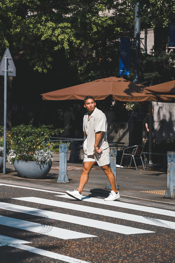 XENO WAFFLE RELAXED SHORTS WHITE BEIGE