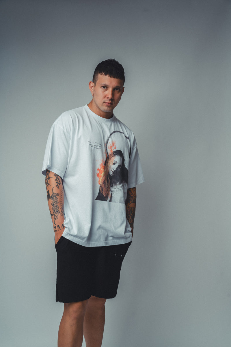 XENO “MARY BURN” OVERSIZED TEE BLEACH WHITE
