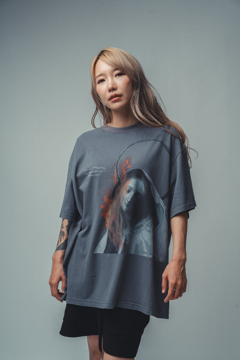 XENO “MARY BURN” OVERSIZED TEE BLEACH BLUE GRAY