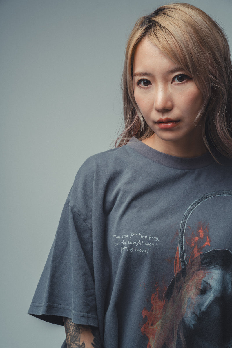 XENO “MARY BURN” OVERSIZED TEE BLEACH BLUE GRAY