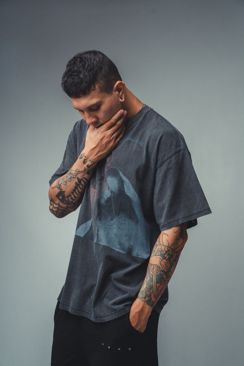 XENO “MARY BURN” OVERSIZED TEE BLEACH BLACK