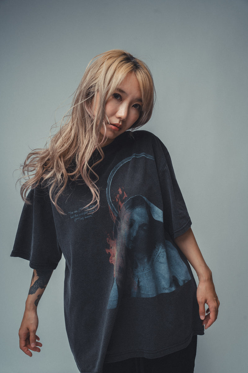 XENO “MARY BURN” OVERSIZED TEE BLEACH BLACK