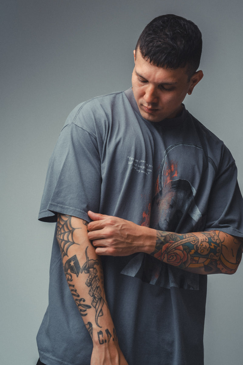 XENO “MARY BURN” OVERSIZED TEE BLEACH BLUE GRAY