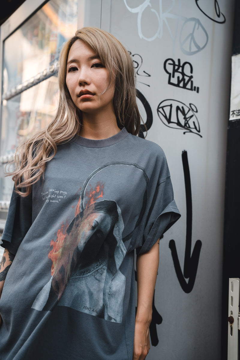 XENO “MARY BURN” OVERSIZED TEE BLEACH BLUE GRAY