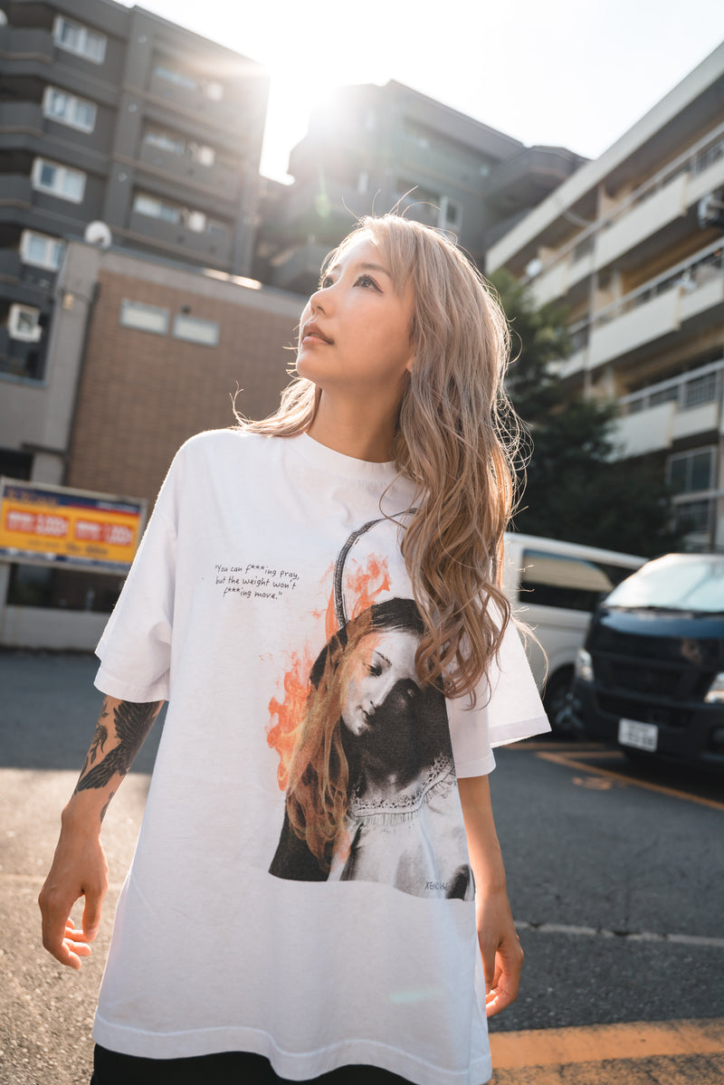 XENO “MARY BURN” OVERSIZED TEE BLEACH WHITE