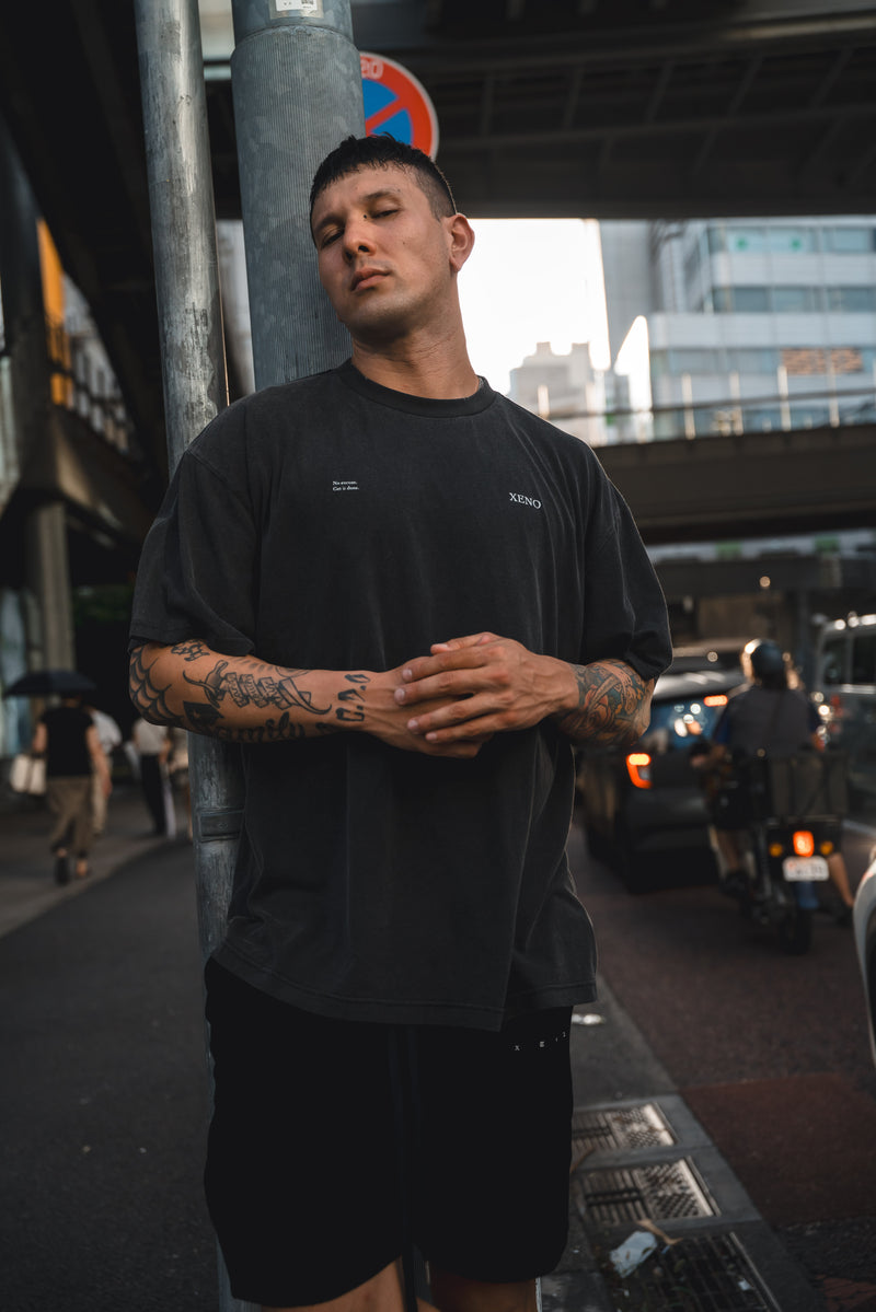 XENO “PRAYING HANDS” OVERSIZED TEE BLEACH BLACK