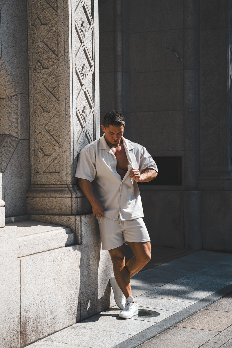 XENO WAFFLE RELAXED SHORTS WHITE BEIGE