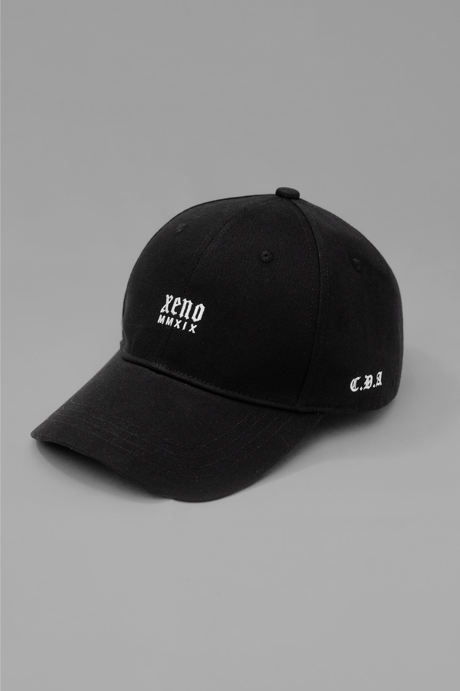 XENO MMXIX CAP BLACK x WHITE