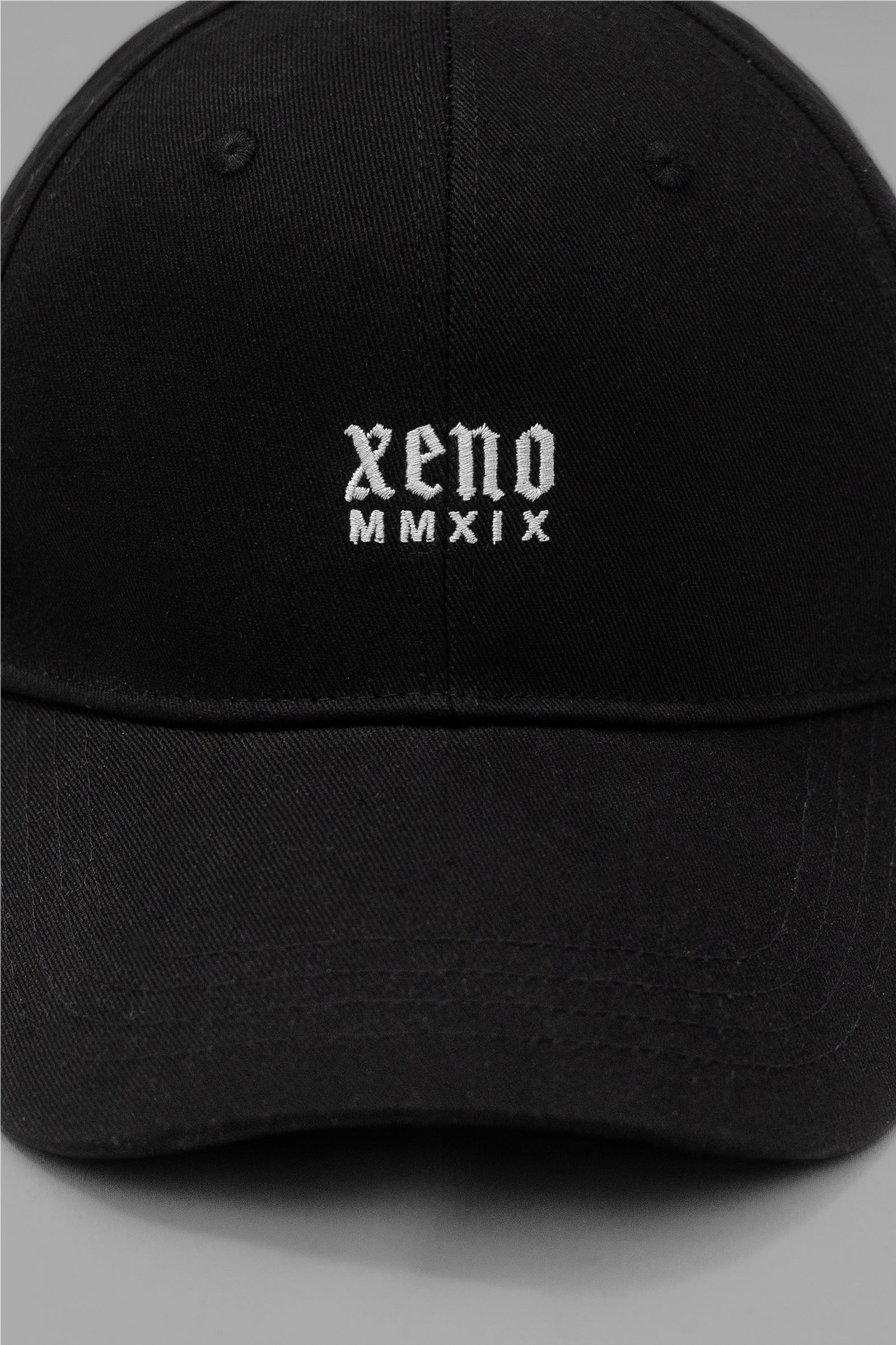 XENO MMXIX CAP BLACK x WHITE