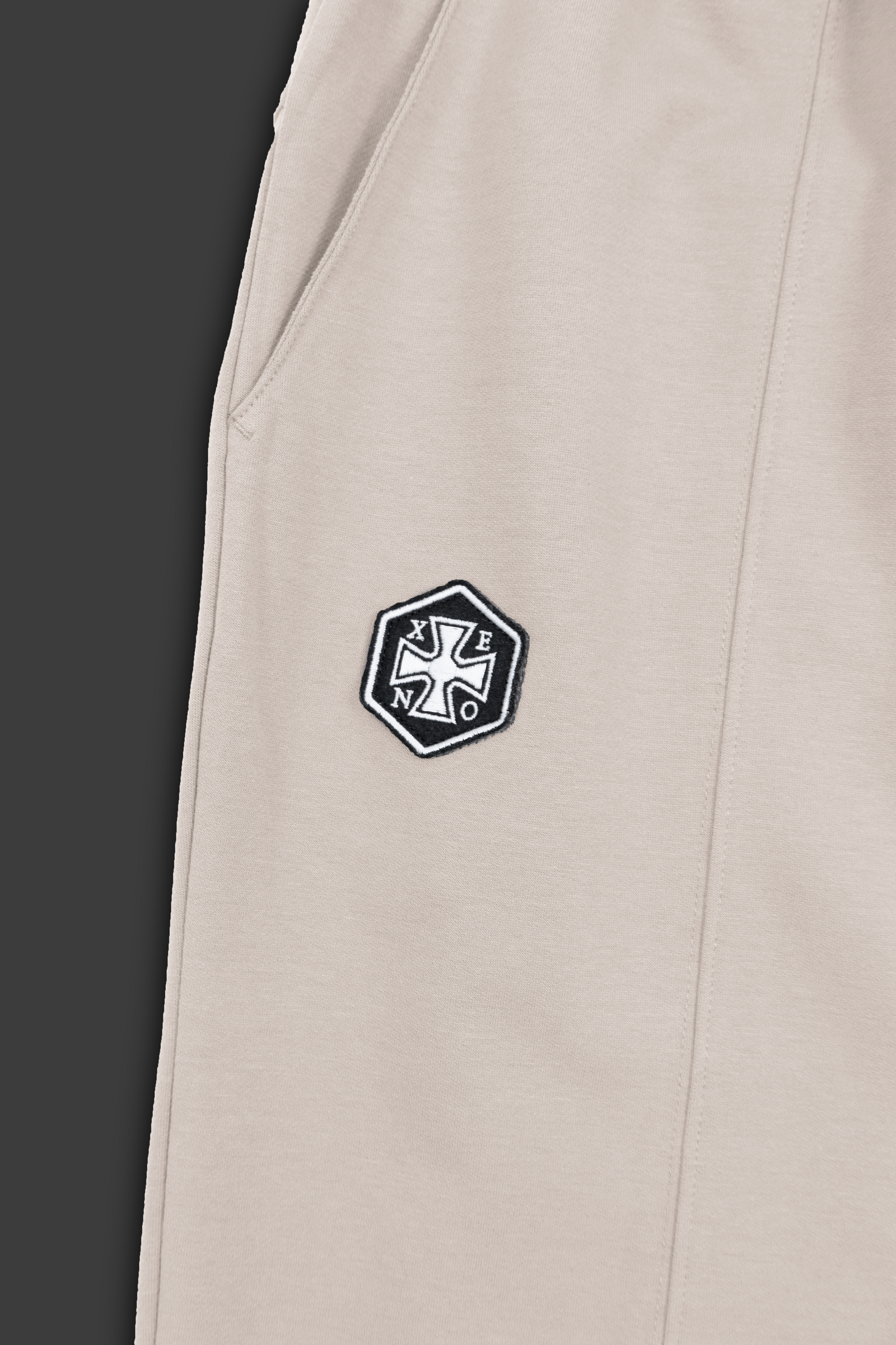 ウォーキング・ランニングウェア XENO CROSS EMBROIDERY SWEAT PANTS XENO CROSS EMBROIDERY SWEAT PANTS Natural