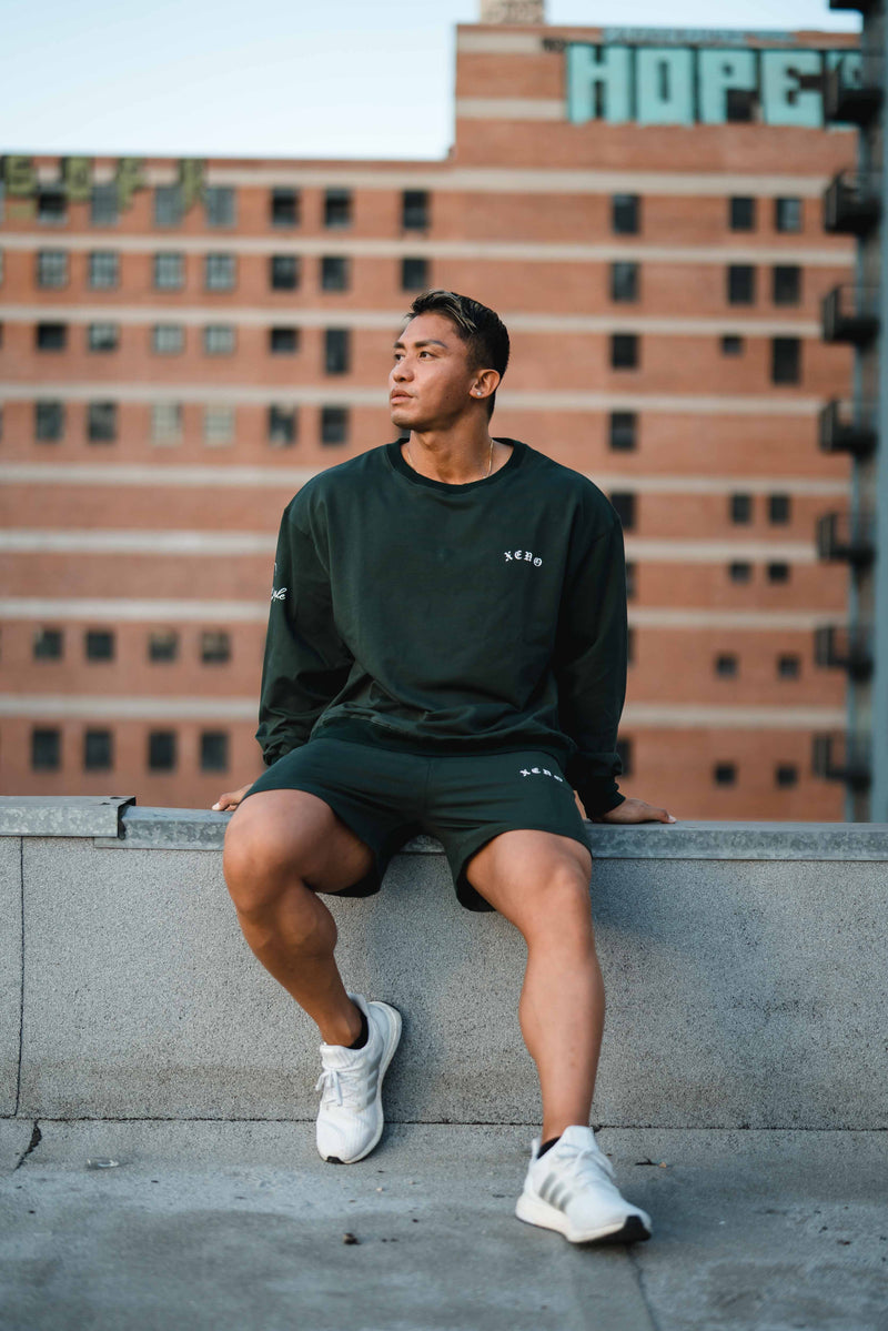 XENO BLACK LETTER SWEAT SHORTS DARK GREEN