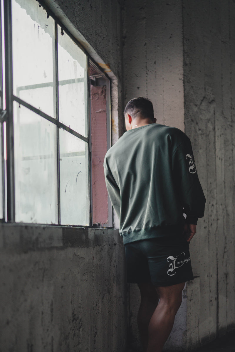 XENO BLACK LETTER SWEAT SHORTS DARK GREEN