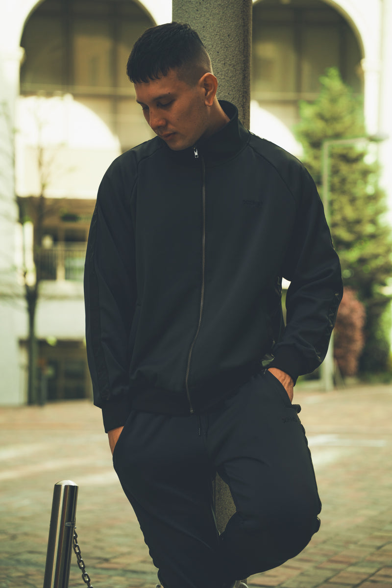 XENO EDGE LINE TRACK TOP BLACK x BLACK