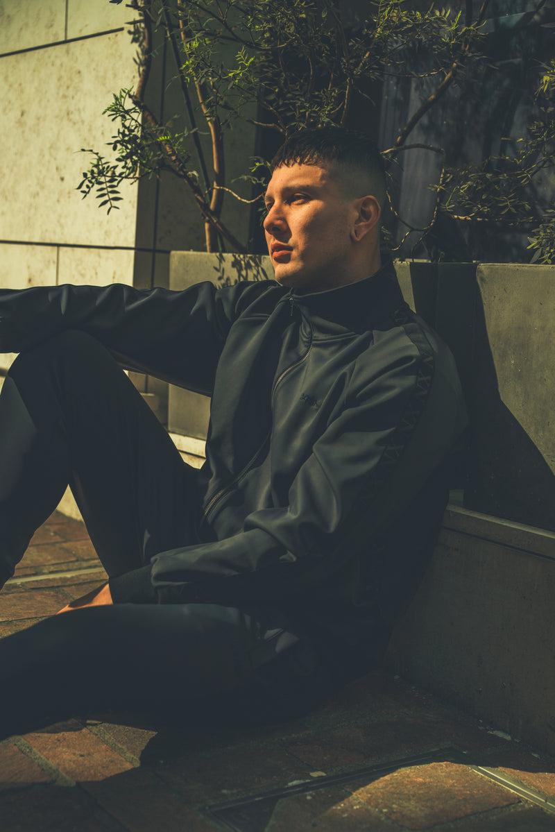 XENO EDGE LINE TRACK PANTS BLACK x BLACK