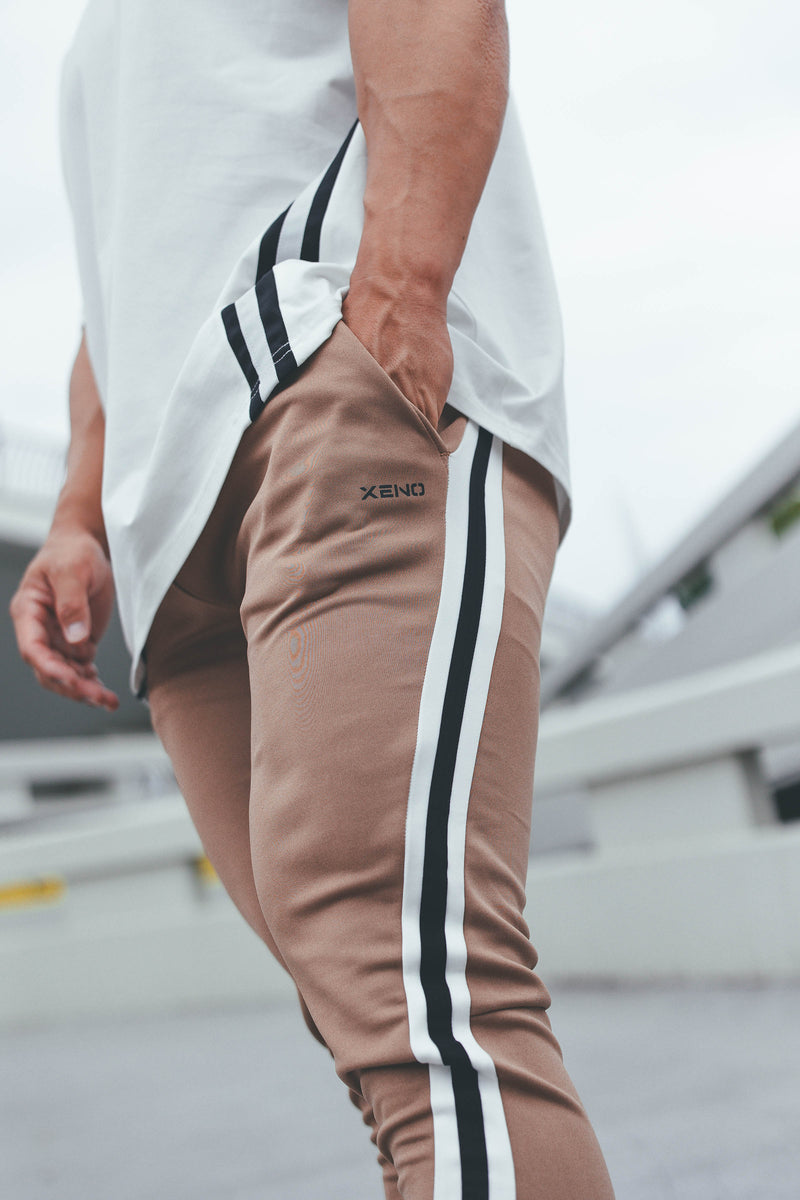 XENO DIAGONAL LINE PANTS KHAKI