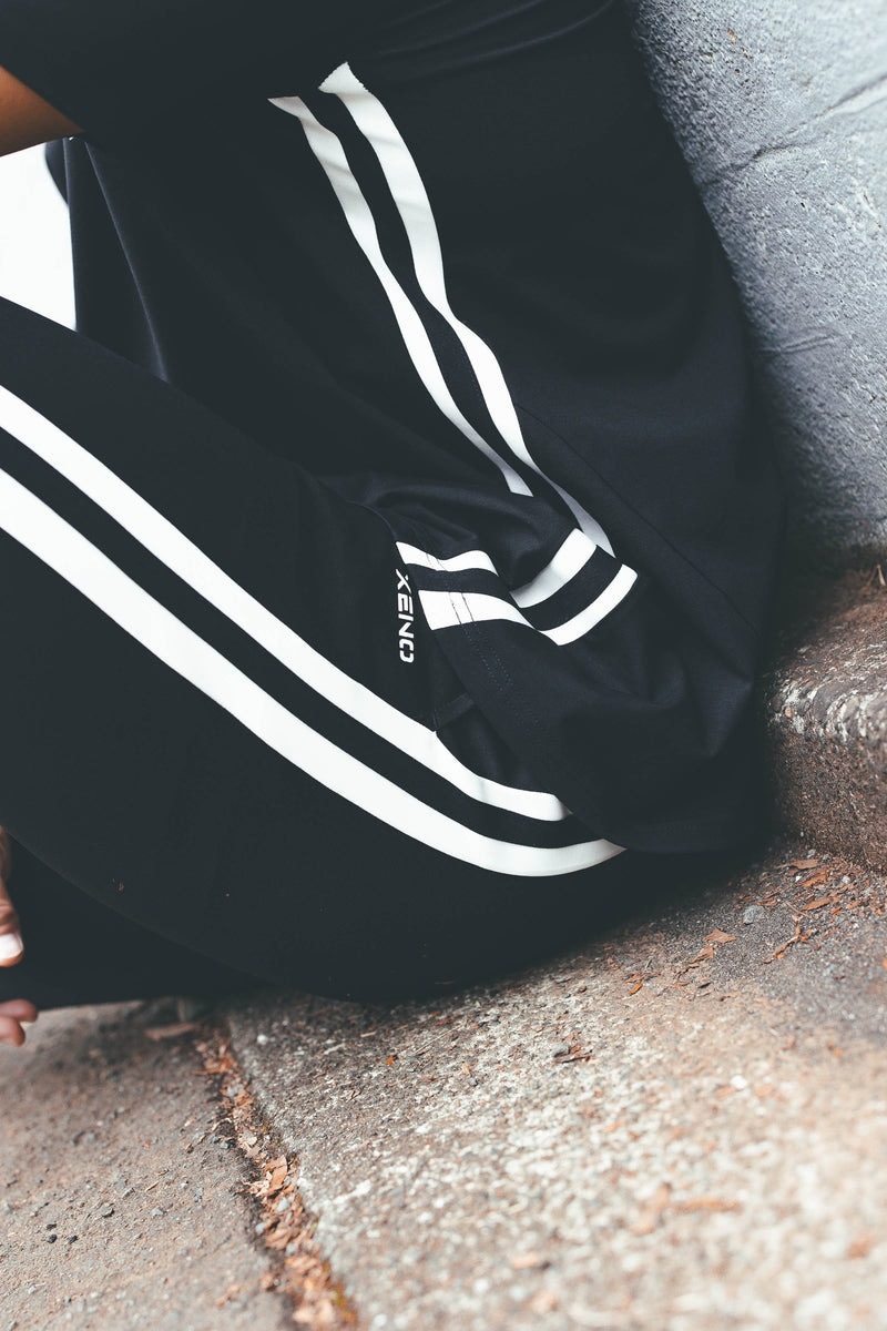 XENO DIAGONAL LINE PANTS BLACK x WHITE