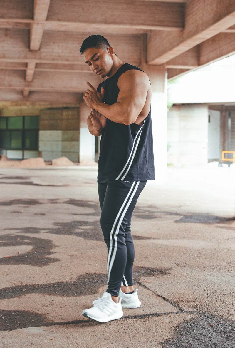 XENO DIAGONAL LINE TANK BLACK x WHITE