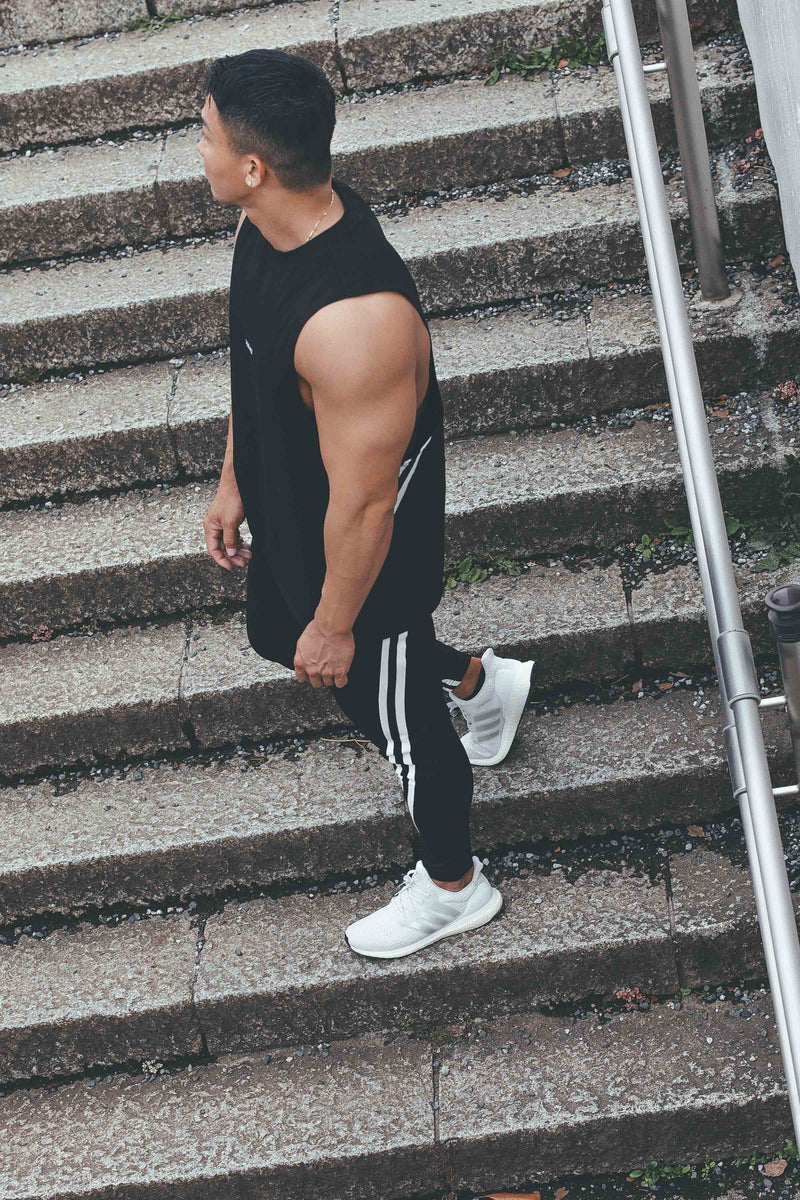 XENO DIAGONAL LINE TANK BLACK x WHITE