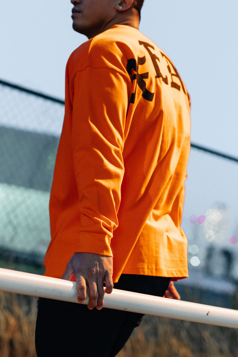XENO OLD ENGLISH ARCH LS T-SHIRT Orange