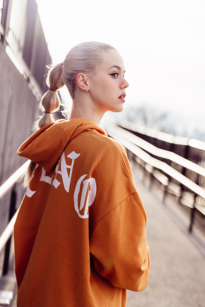 XENO OLD ENGLISH ARCH HOODIE Orange